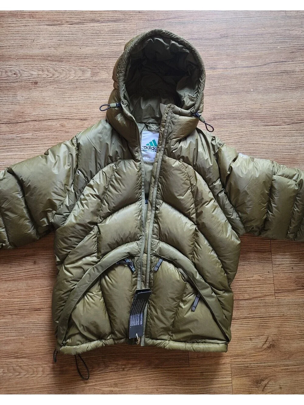 Size M - New Men's Adidas Pertex Jacket - Oluve